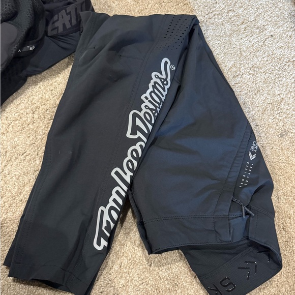 Troy Lee Designs bike pants - Picture 1 of 3
